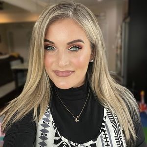 Meet your Posher, Janelle